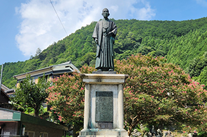 sanpo_doguradozo_300.png