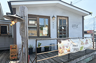 sanpo_littlecafe_gaikan_190.png