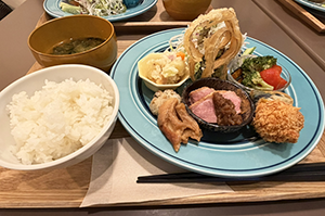 sanpo_moguralunch_300.png